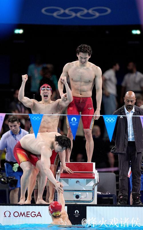 中国队勇夺世锦赛男子4x200米自由泳接力银牌