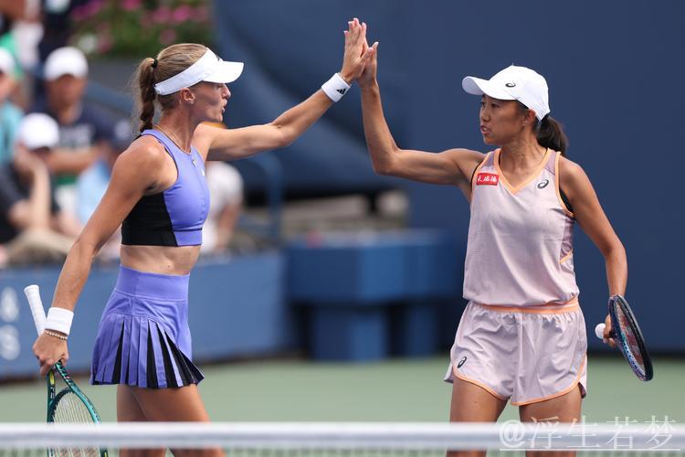 张帅组合挺进WTA500伦敦站女双半决赛 张帅组合挺进WTA500伦敦站女双半决赛