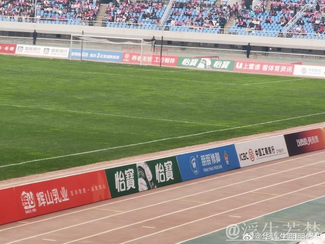 大连球市火爆再现，6万人涌入球场观赛